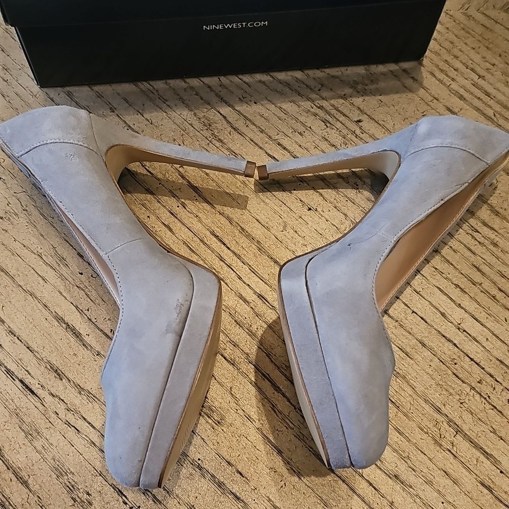 NWT Light Gray Suede High Heels Size 7 Nine West - Picture 3 of 10